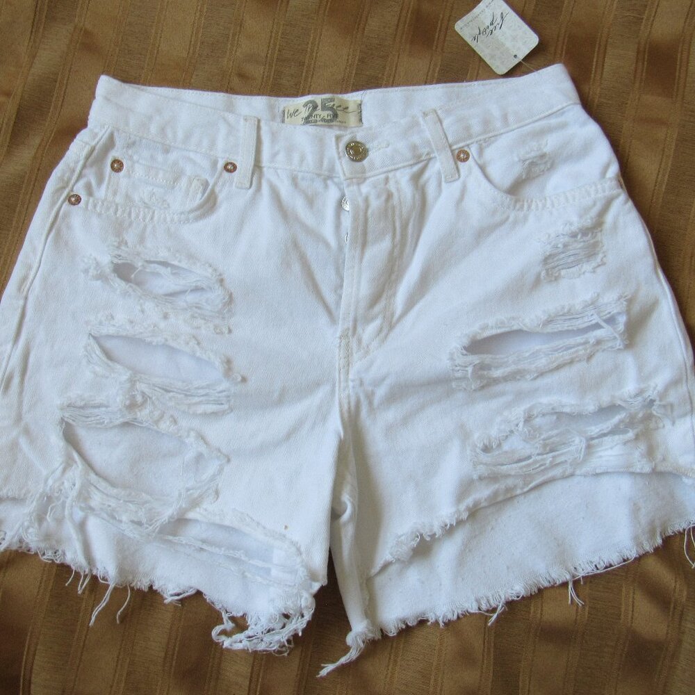 NWT WE THE FREE People Cut-Off Shorts DISTRESSED White Denim BUTTON-FLY ,25 - Picture 1 of 7